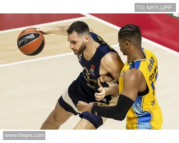 低手上篮技巧解析与实战应用提升篮球水平的必备技能