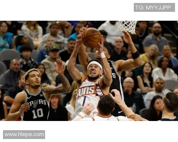 太阳主场失利，马刺上演逆转好戏：阿德接连进球扭转战局